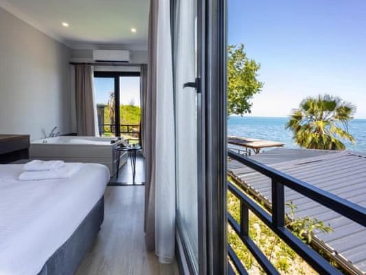 Deluxe With Jakuzzi