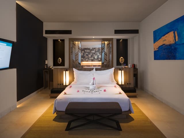 Ocean Infinity Pool Suite