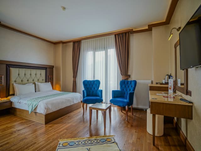 Standart Oda (Göl manzaralı)