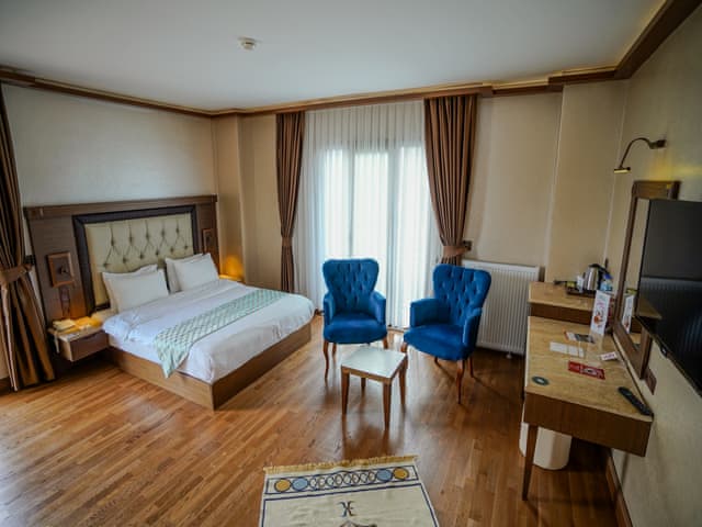 Standart Oda (Göl manzaralı)