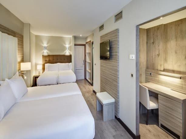 Double Family Room (3 Adults + 1 Child)