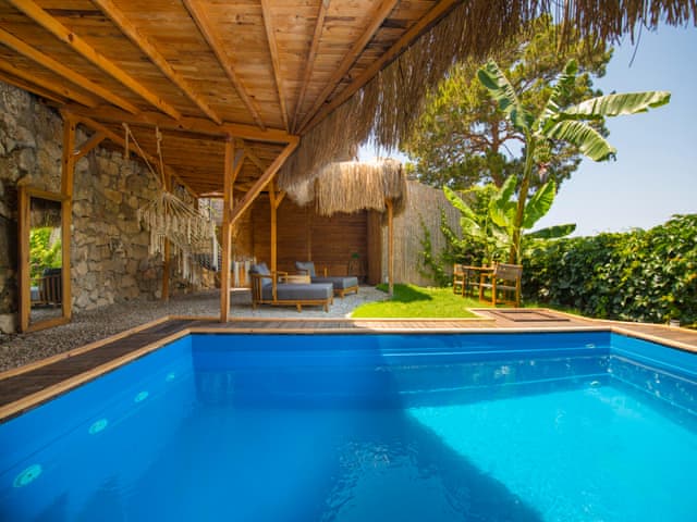 Azure Deniz Manzaralı Suite
