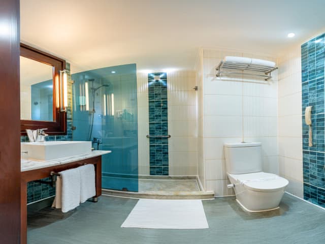 Room (Swim up)