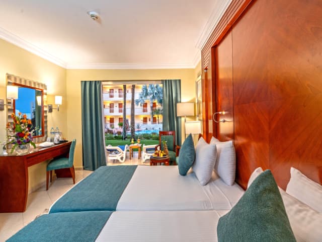 Family Room, 2 Bedrooms