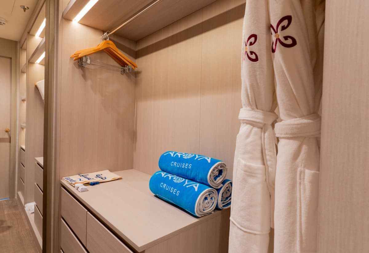 Signature Suite