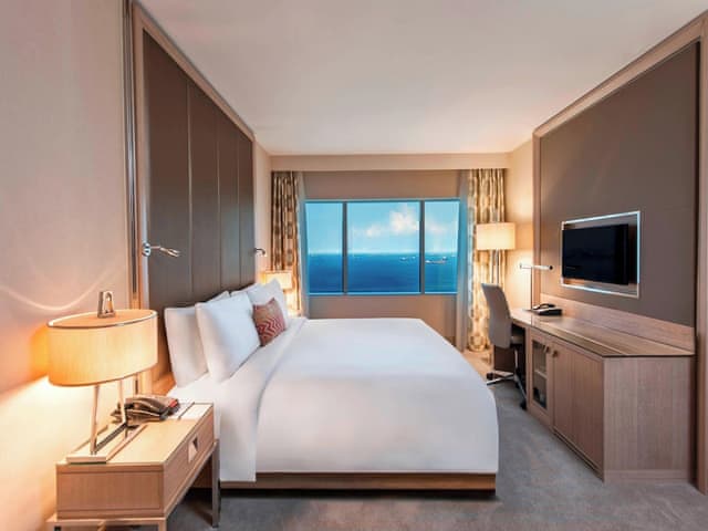 Club Room, 1 King Bed