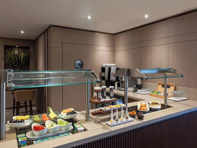 Club Room, 1 King Bed