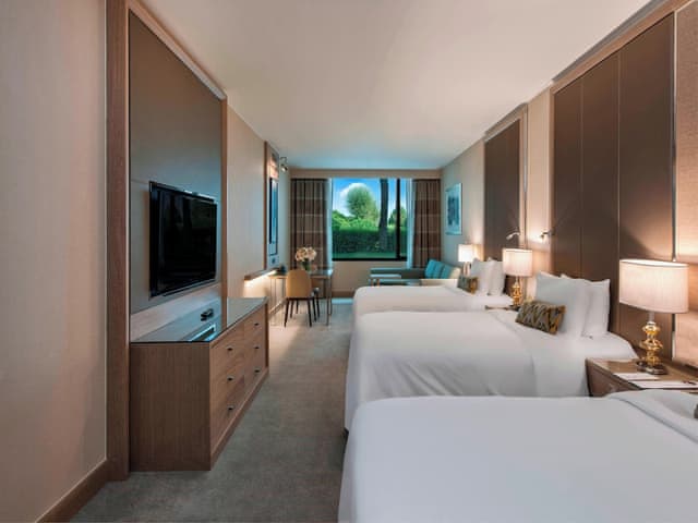 Room, 2 Twin Beds, Smoking, Poolside