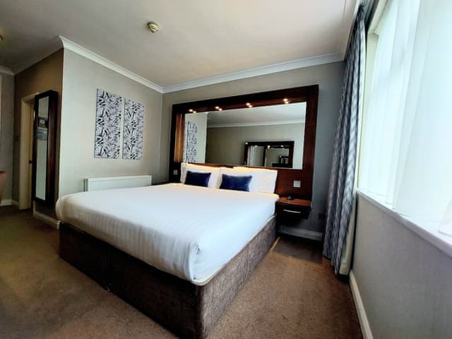 Superior Room, 1 King Bed