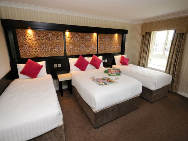 Family Room (2A+2CH)