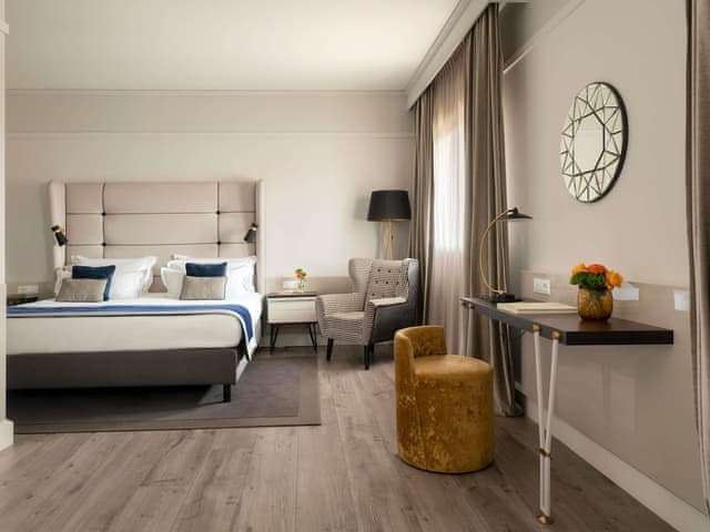 Junior Suite, 1 King Bed