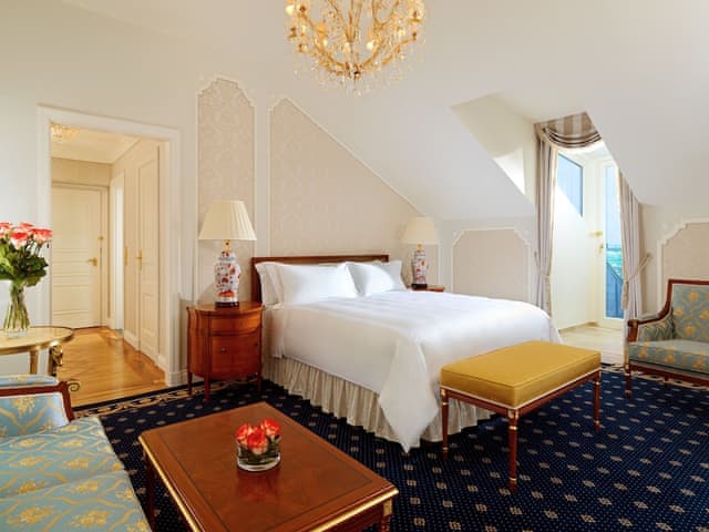 Deluxe Room, 1 King Bed