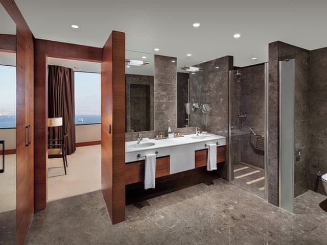 Executive Suite, 1 King Bed, Sea View