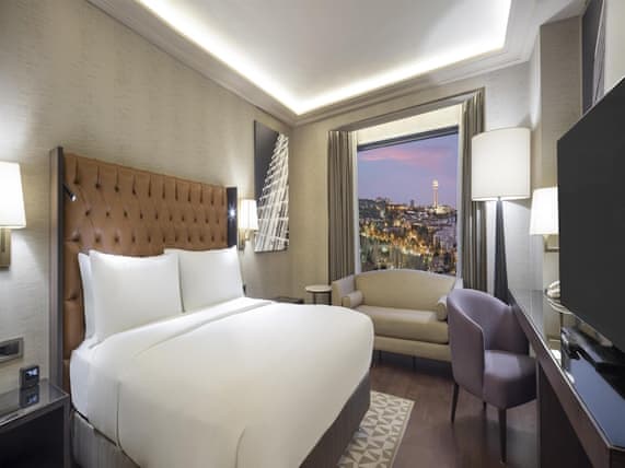 Executive Room, 1 King Bed (Deluxe)