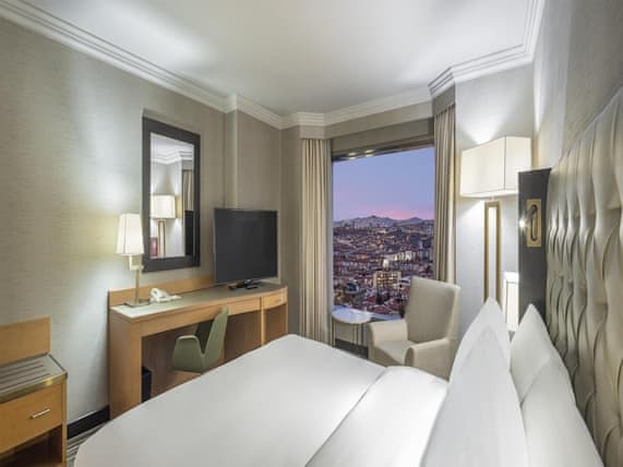 Executive Suite, 1 King Bed (Lounge Access)