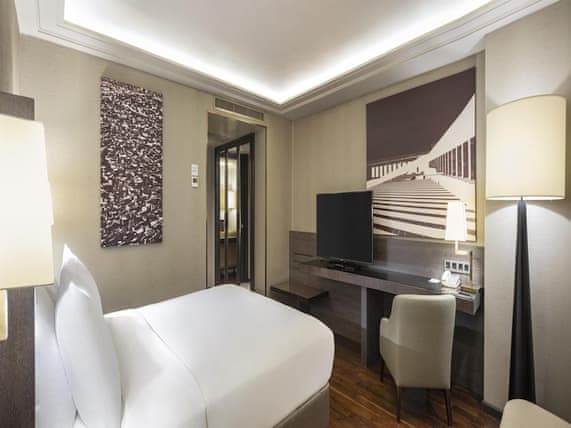 Executive Room, 1 King Bed (Deluxe)