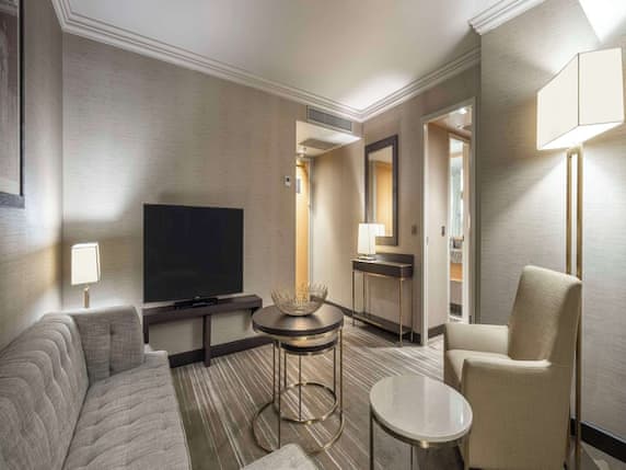 Executive Suite, 1 King Bed (Lounge Access)