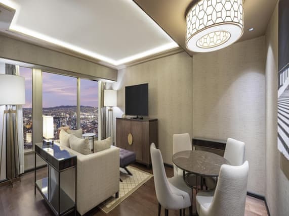 Business Suite, Club Lounge Access (CAPITAL)