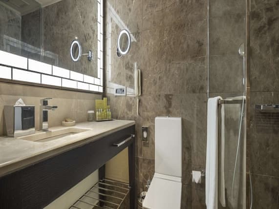 Executive Room, 1 King Bed (Deluxe)