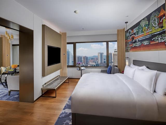 Garden 66 Non-Smoking King Bed Suite