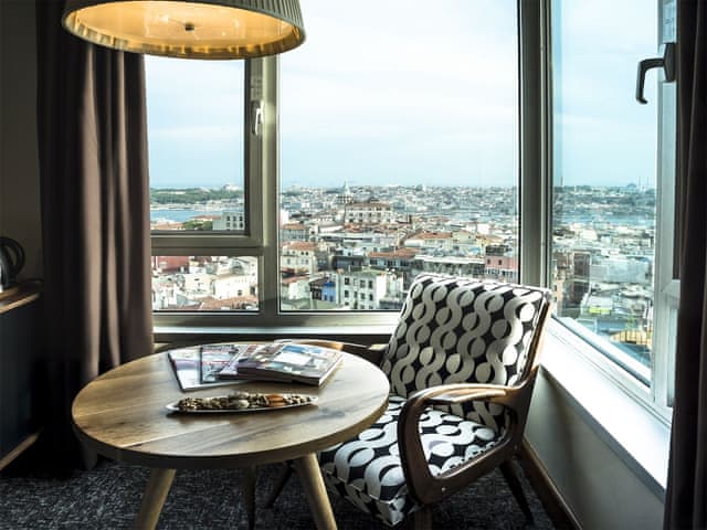 Superior Oda, Şehir Manzaralı