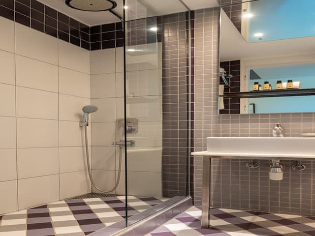 Superior Oda, Şehir Manzaralı