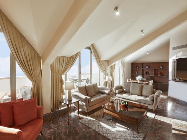 Suite, 3 Bedrooms, Terrace, City View