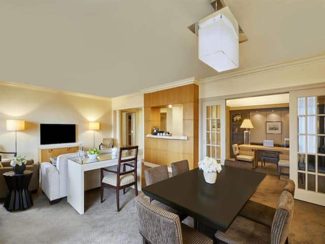 Grand, Executive Suite, 1 King Bed