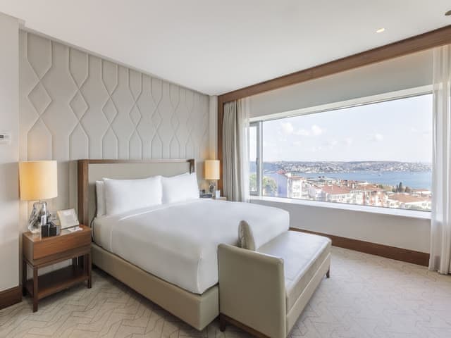 Bosphorus Suite with Balcony, Lounge Access