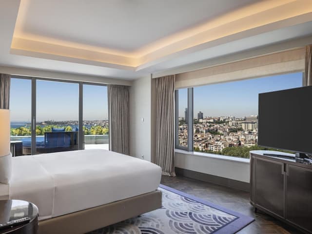 Presidential Suite, Lounge Access