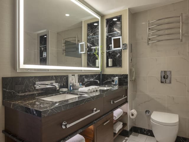 Bosphorus Suite With Kitchen, Lounge Access