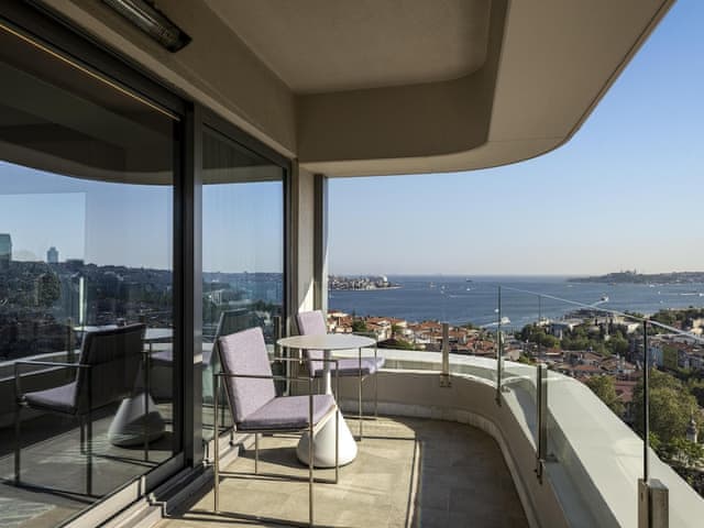 Bosphorus Suite with Balcony, Lounge Access