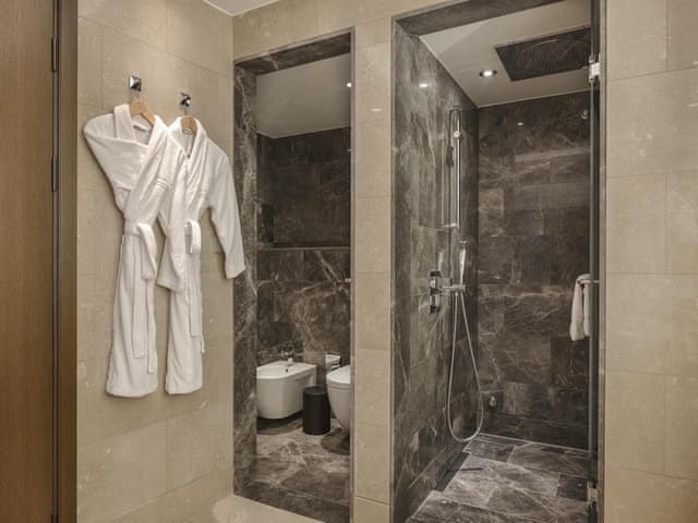 Ambassador Suite, Lounge Access