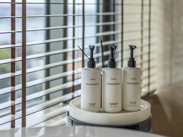 Ambassador Suite, Lounge Access