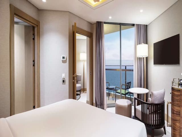 Suite, 1 King Bed, Sea View