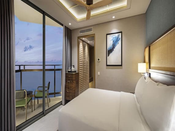 Room, 1 King Bed, Sea View, Corner