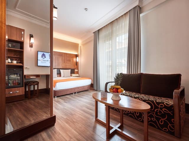 Junior Suite, 1 Bedroom, Balcony, City View