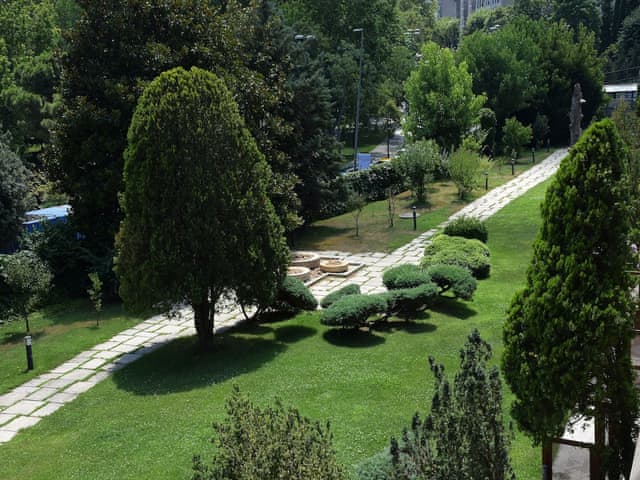 King Deluxe Room - Garden View