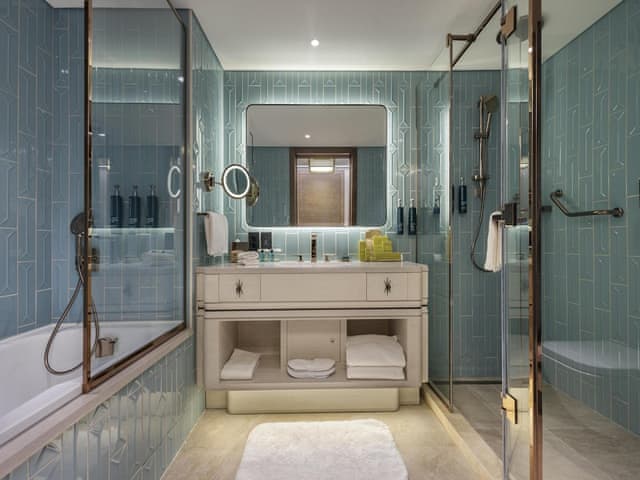 EXECUTIVE BOSPHORUS SUITE WITH KITCHENETTE