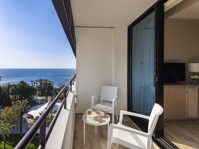 Deluxe Room, 1 King Bed, Sea View