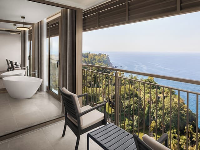 Suite (Skyline)