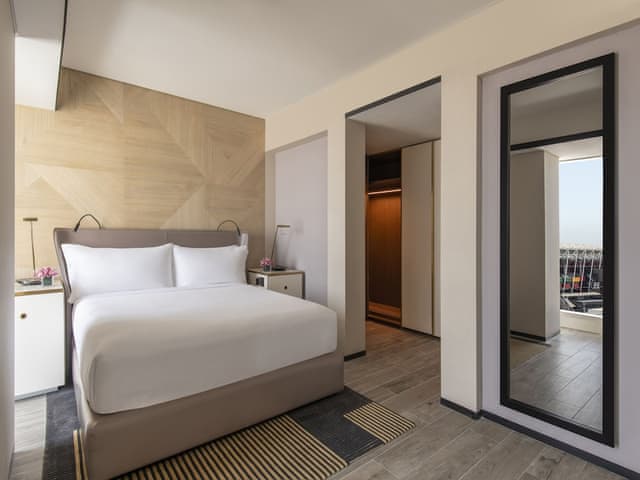 Senior Suite, 1 King Bed