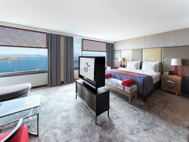 Flying Carpet Suite, Lounge Access