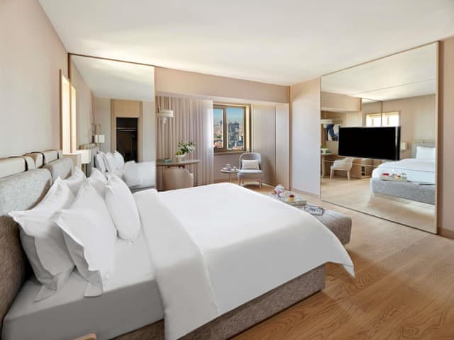 Deluxe Suite, 1 King Bed