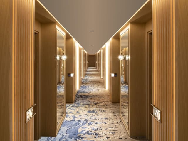 Superior Room, 2 Twin Beds, City View