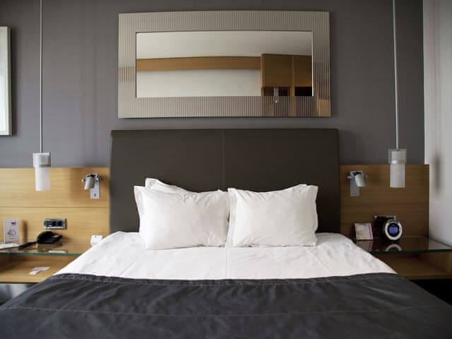 Deluxe Room, 1 King Bed, City View