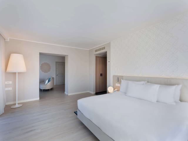 Suite, 1 Double Bed, Balcony, Sea View