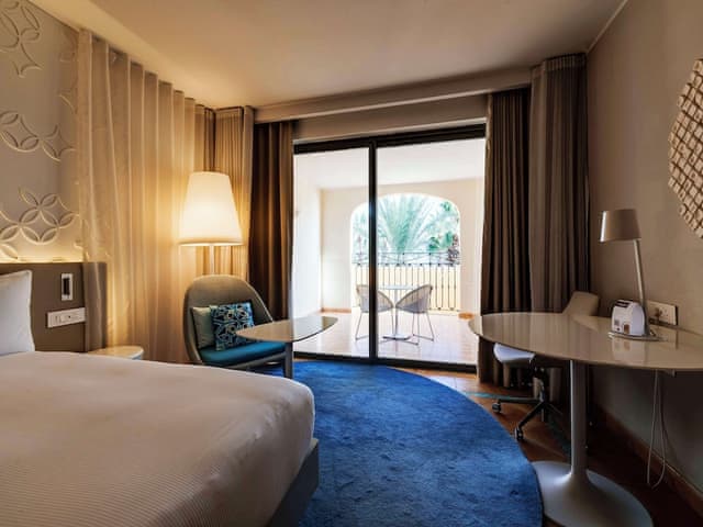 Family Room, 2 Queen Beds, Balcony, Garden View