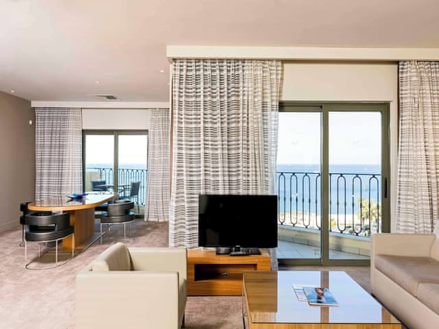 Suite, 1 Double Bed, Kitchenette, Sea View (Ambassador)