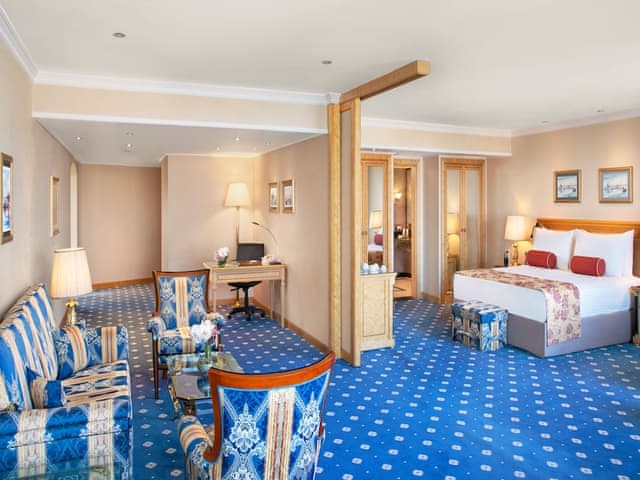 Business Suite, 1 Twin Bed, Smoking, Sea View